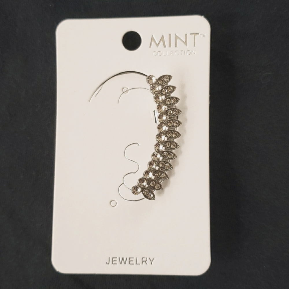 🥳3/20🥳 Silver Tone Left Ear Rhinestone Cuff - New in Package